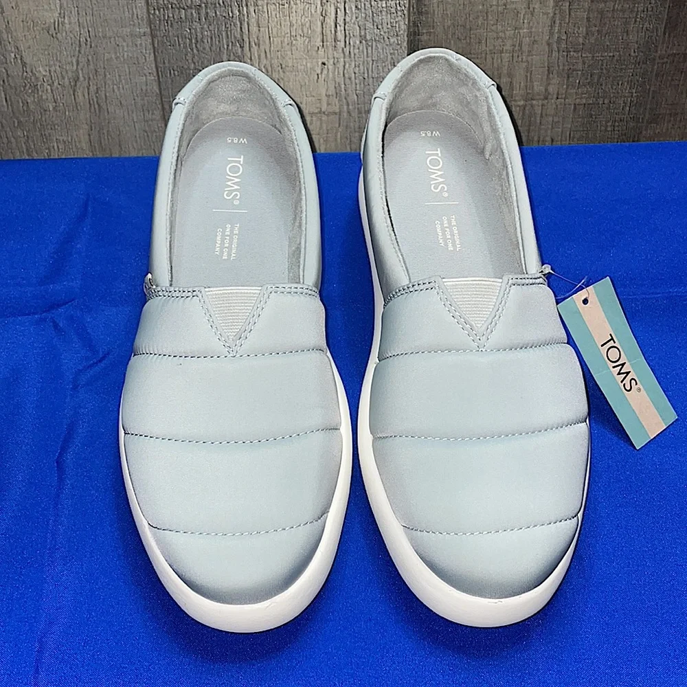 Toms - Picture 2 of 9